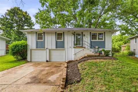 20009 E 13th St, Independence, MO 64057