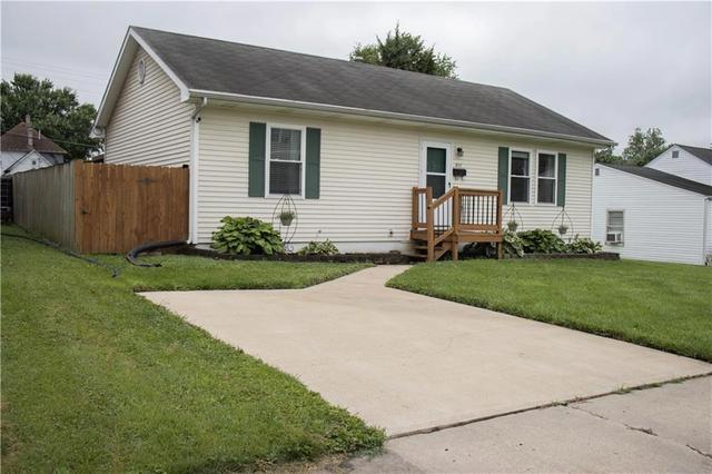 511 W 4th St, Cameron, MO 64429