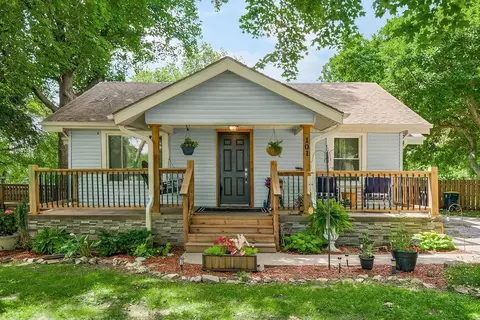 101 NE 83rd St, Kansas City, MO 64118
