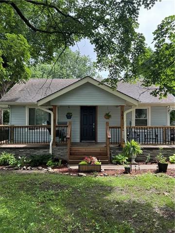101 NE 83rd St, Kansas City, MO 64118