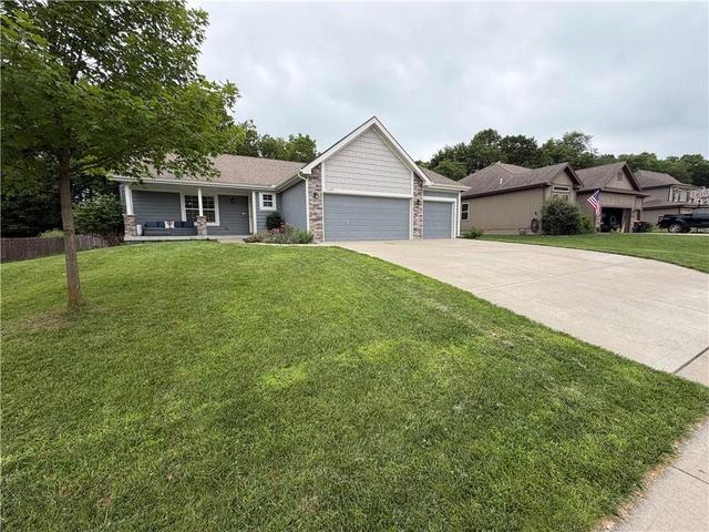 1309 Regency Dr, Kearney, MO 64060