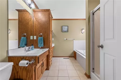 Bath - 1206 Talon Dr, Cameron, MO 64429 photo 1 of 3