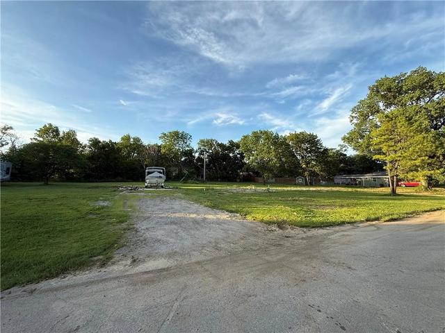 1514 Catalina St, Coffeyville, KS 67337