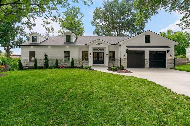 9312 Mohawk Ln, Leawood, KS 66206