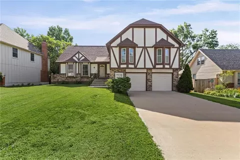10245 Haskins St, Overland Park, KS 66215
