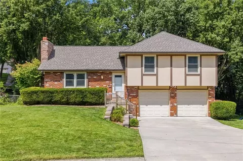8008 N Garfield Ave, Kansas City, MO 64118