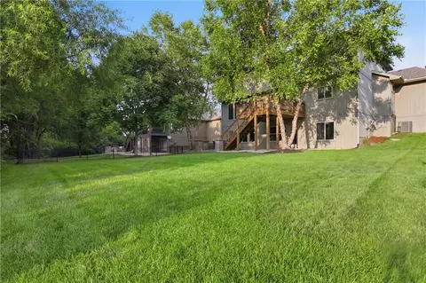 Exterior - 1502 Cross Creek Dr, Raymore, MO 64083 photo 7 of 11
