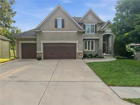 Exterior - 1502 Cross Creek Dr, Raymore, MO 64083 photo 2 of 11