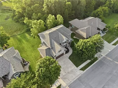 View/Area - 1502 Cross Creek Dr, Raymore, MO 64083 photo 2 of 14