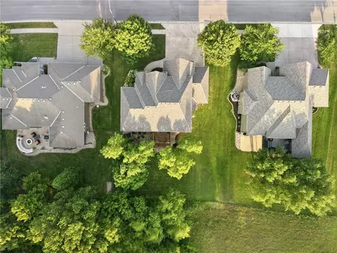 View/Area - 1502 Cross Creek Dr, Raymore, MO 64083 photo 7 of 14