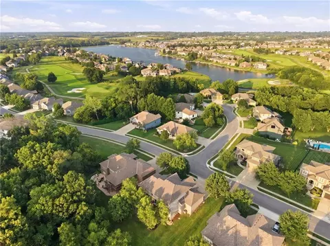 View/Area - 1502 Cross Creek Dr, Raymore, MO 64083 photo 10 of 14