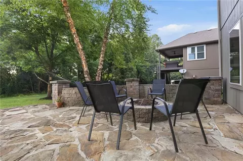Exterior - 1502 Cross Creek Dr, Raymore, MO 64083 photo 4 of 11