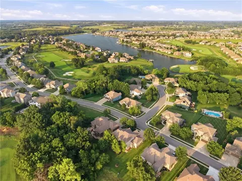 View/Area - 1502 Cross Creek Dr, Raymore, MO 64083 photo 9 of 14