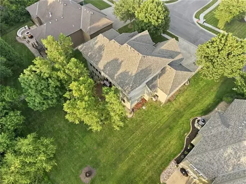 View/Area - 1502 Cross Creek Dr, Raymore, MO 64083 photo 8 of 14