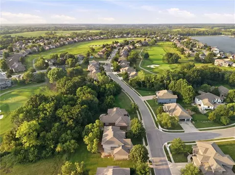 View/Area - 1502 Cross Creek Dr, Raymore, MO 64083 photo 11 of 14