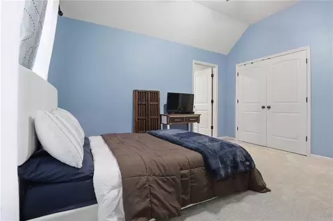 Bedroom - 1502 Cross Creek Dr, Raymore, MO 64083 photo 7 of 11