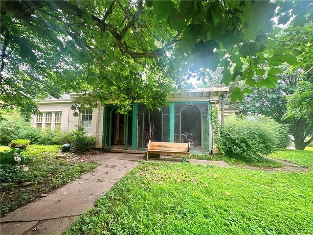 203 N 20th St, Saint Joseph, MO 64501