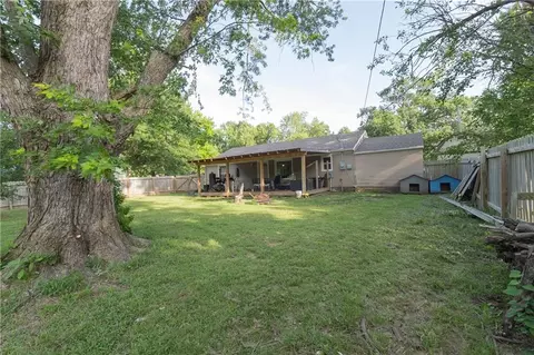 Exterior - 1004 E Main St, Cherryvale, KS 67335 photo 10 of 11