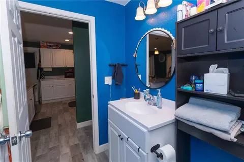 Bath - 1004 E Main St, Cherryvale, KS 67335 photo 3 of 8