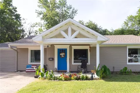 Exterior - 1004 E Main St, Cherryvale, KS 67335 photo 2 of 11