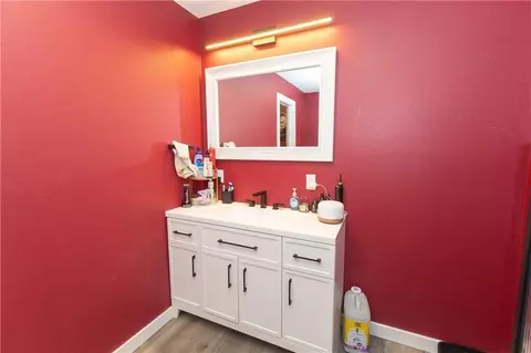 Bath - 1004 E Main St, Cherryvale, KS 67335 photo 7 of 8