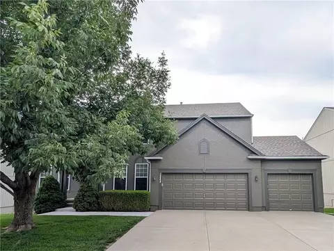 15609 Shawnee Dr, Overland Park, KS 66223