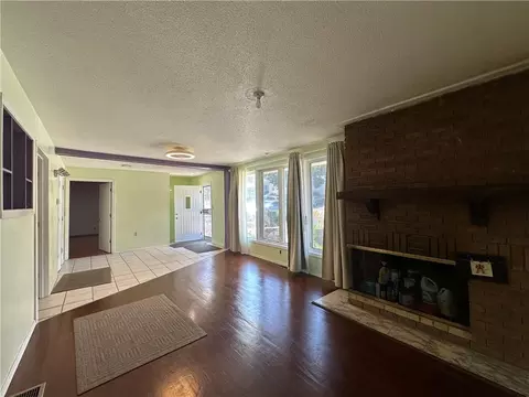 Living - 10520 E 28th Ter, Independence, MO 64052 photo 8 of 12