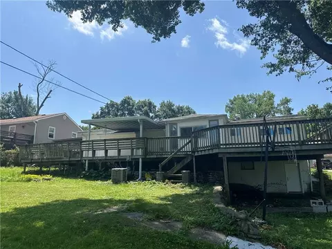 Exterior - 10520 E 28th Ter, Independence, MO 64052 photo 9 of 10