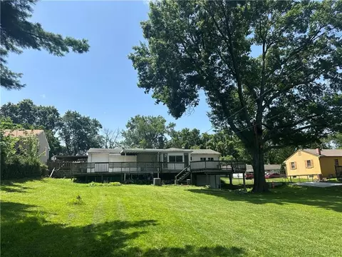 Exterior - 10520 E 28th Ter, Independence, MO 64052 photo 4 of 10