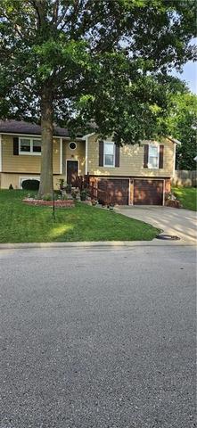 815 Autumn Dr, Belton, MO 64012