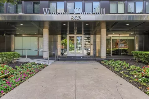 803 W 48th St #605, Kansas City, MO 64112