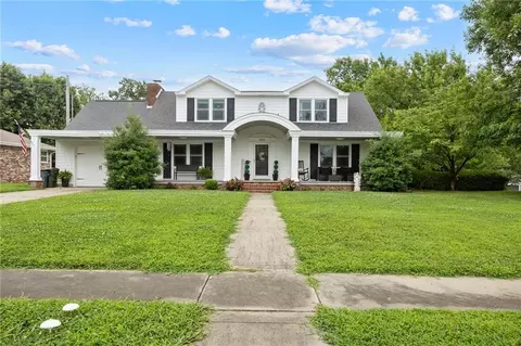 829 S College St, Nevada, MO 64772
