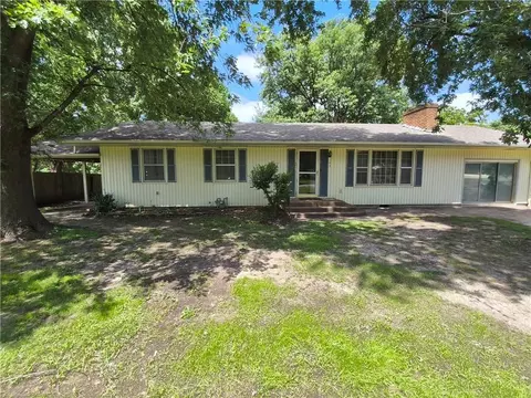 103 S Main St, Saint Paul, KS 66771