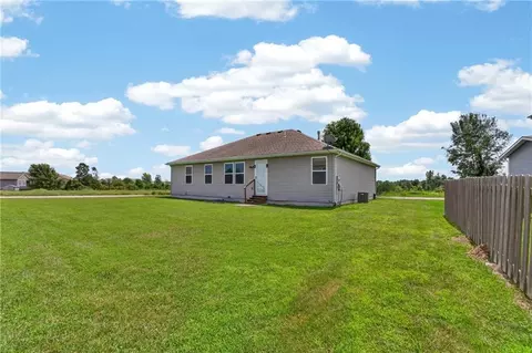 Exterior - 1200 SW Cornwall Rd, Lees Summit, MO 64083 photo 3 of 3