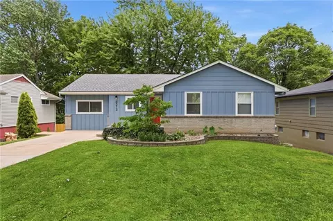 8213 Kenwood Ave, Kansas City, MO 64131