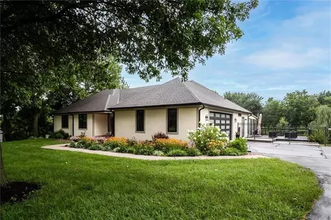 2212 E County Road H Hwy, Liberty, MO 64068
