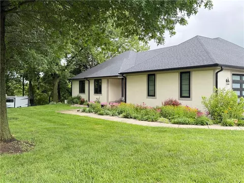 2212 E County Road H Hwy, Liberty, MO 64068