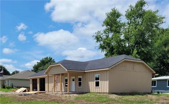 202 W Redwood St, Archie, MO 64725