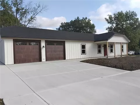 202 W Redwood St, Archie, MO 64725