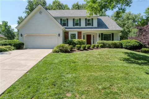 8115 W 115th Ter, Overland Park, KS 66210