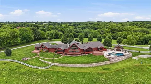 5805 Malcolm Lake Rd, Edgerton, MO 64444
