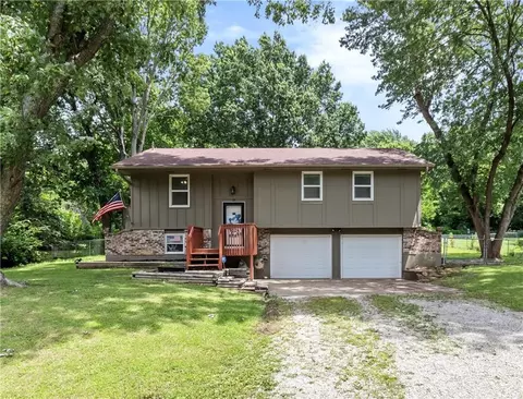 181 SE 421 Rd, Warrensburg, MO 64093
