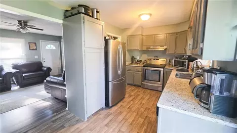 4216 S Cottage Ave, Independence, MO 64055 photo 6