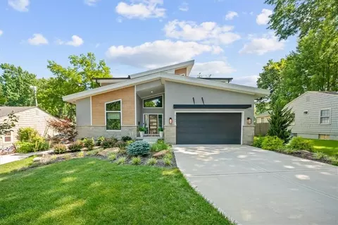 2705 W 74th St, Prairie Village, KS 66208