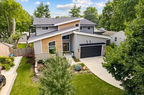 2705 W 74th St, Prairie Village, KS 66208