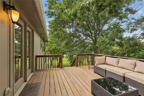 Exterior - 112 E Frank St, Kearney, MO 64060 photo 4 of 8
