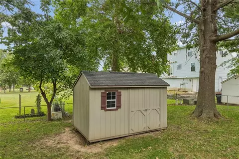 Exterior - 112 E Frank St, Kearney, MO 64060 photo 7 of 8