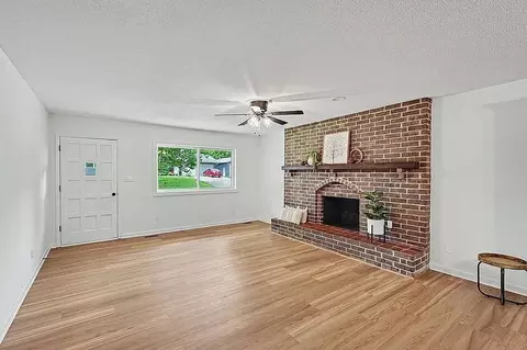 820 Pine St, Eudora, KS 66025 photo 2