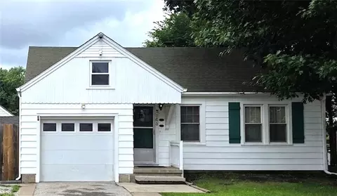 5108 NE 46th St, Kansas City, MO 64117