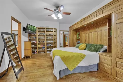 Bedroom - 8500 E 116 Hwy, Lathrop, MO 64465 photo 4 of 8